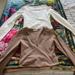 Babaton Contour V Neck